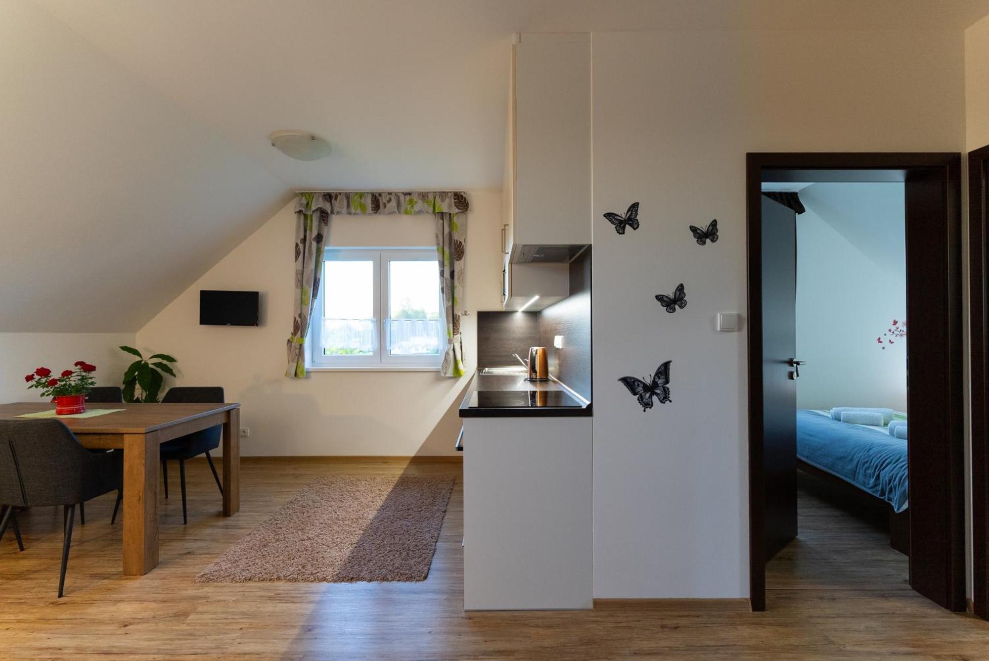 Apartmány Kohoutek a Slepička v Novohradských horách Nové Hrady Esterno foto